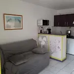 Fonctionnel A Agde, 30 M² Avec Jardin Apartment