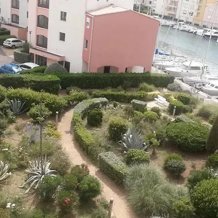 Studio fonctionnel à Agde, 30 m² avec jardin